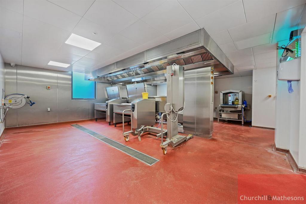 5 McNicol Dr, London for sale Interior Photo- Image 1 of 1