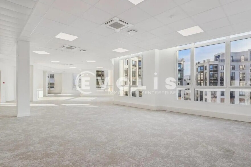 Office in Chessy for sale - Building Photo - Image 2 of 4