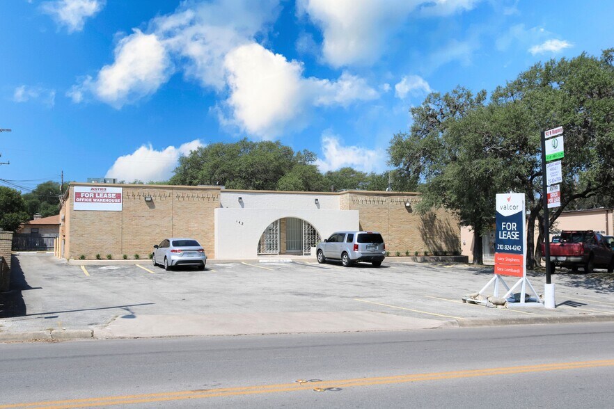 142 W Rhapsody Dr, San Antonio, TX for lease - Building Photo - Image 1 of 6