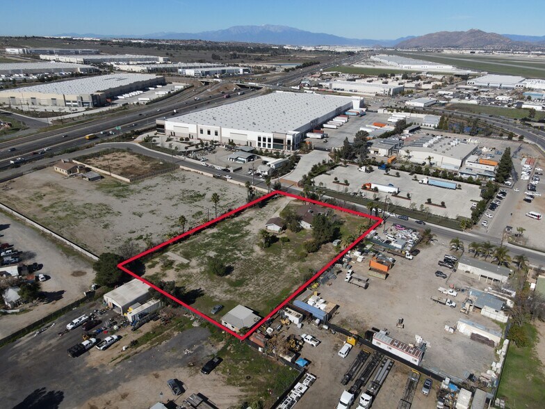 1341 W Oleander Ave, Perris, CA for sale - Aerial - Image 2 of 4