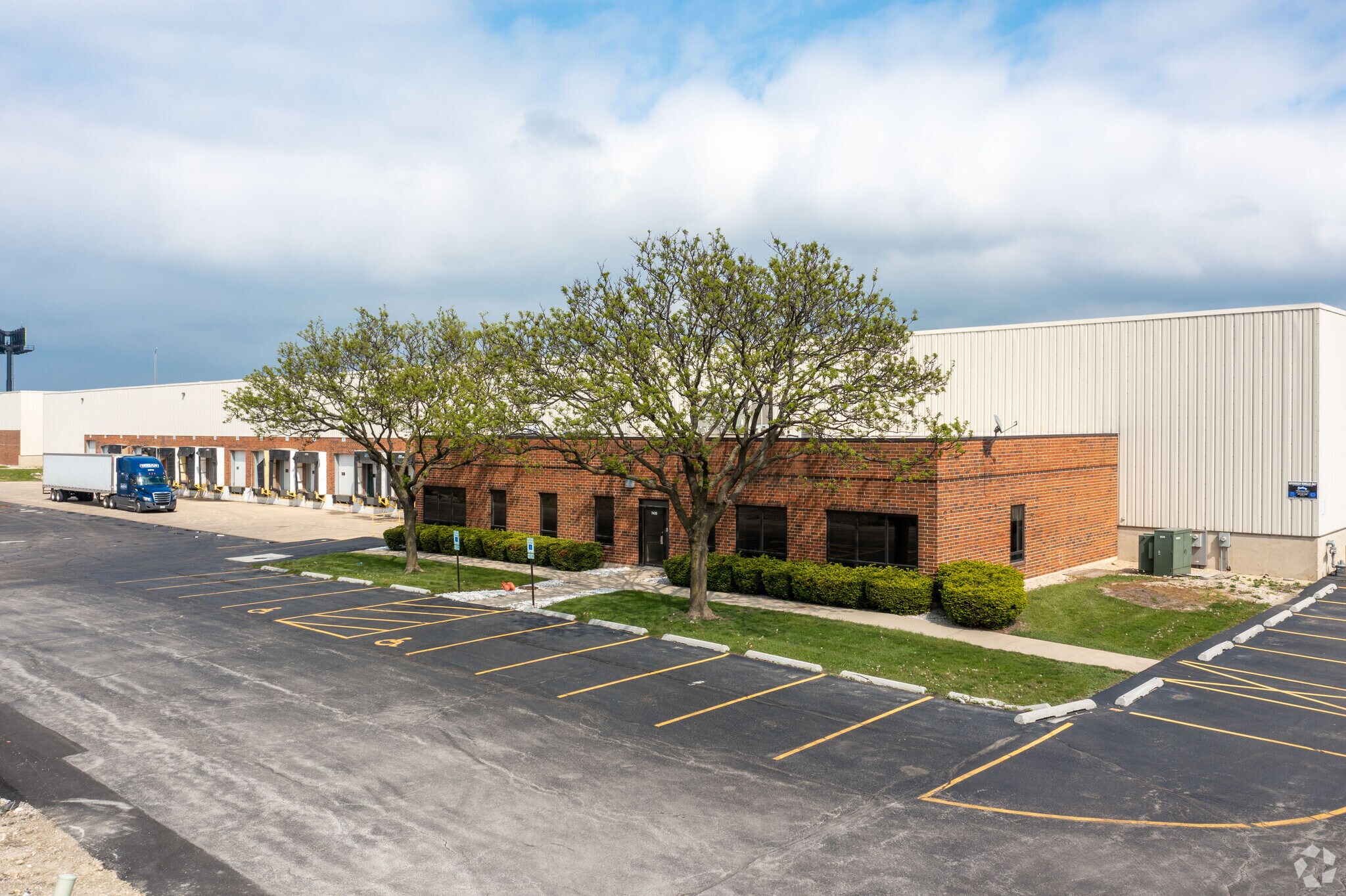 7335 Santa Fe Dr, Hodgkins, IL for sale Building Photo- Image 1 of 1