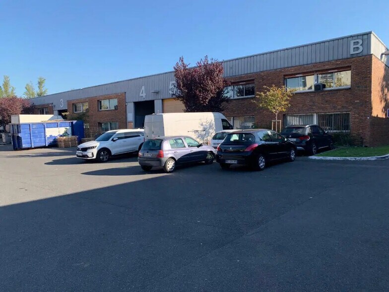 Industrial in Le Bourget for lease - Building Photo - Image 3 of 35