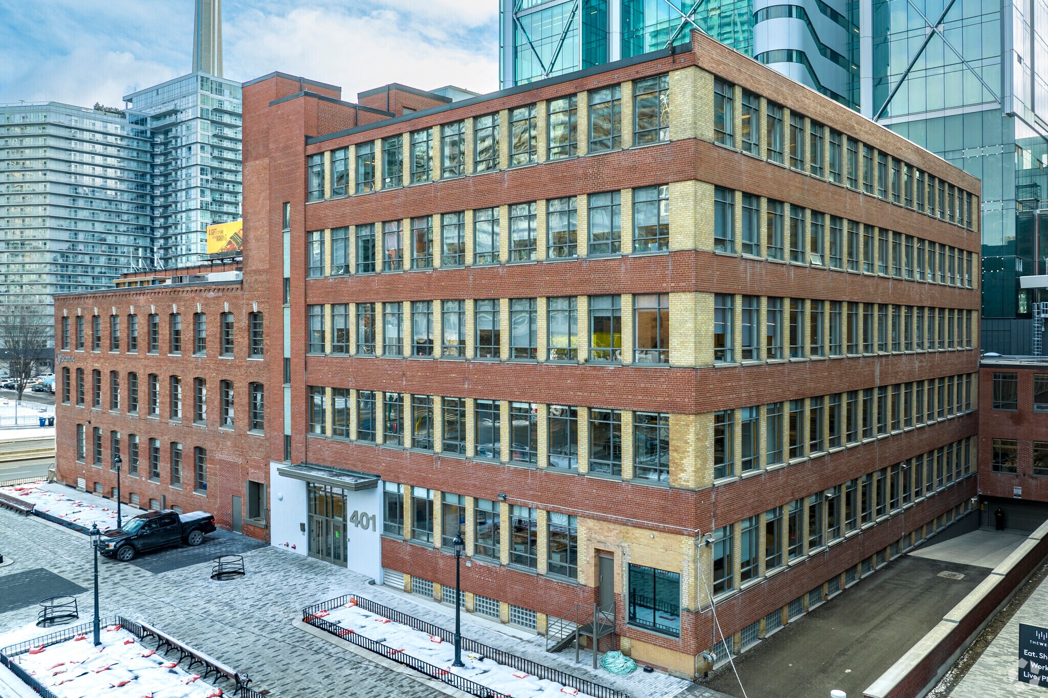401 Wellington St W, Toronto, ON for lease Building Photo- Image 1 of 6