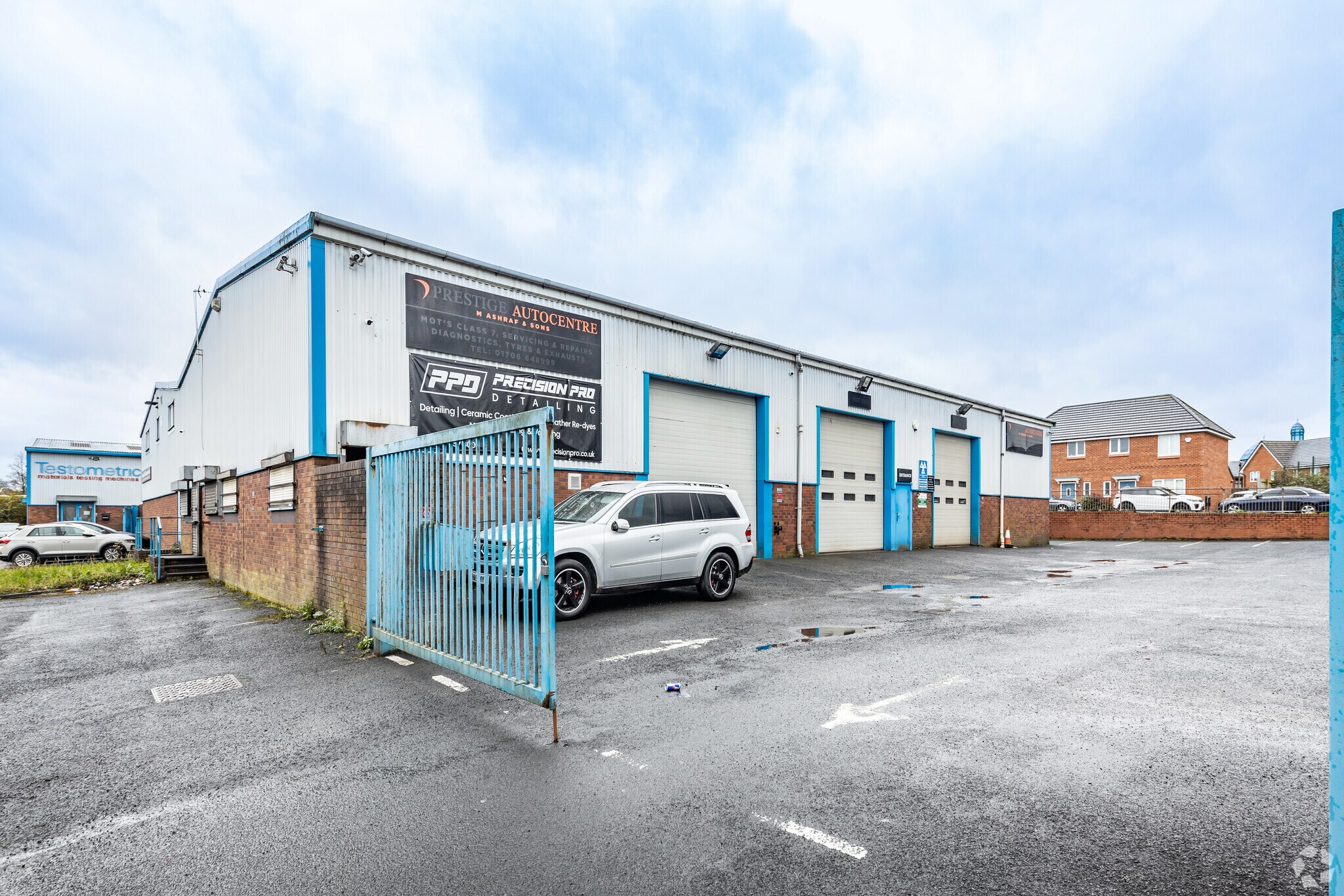 Lincoln Close, Rochdale for sale Primary Photo- Image 1 of 4