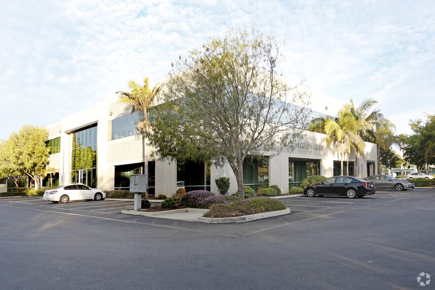 1851 Lombard St, Oxnard, CA for lease - Building Photo - Image 2 of 6