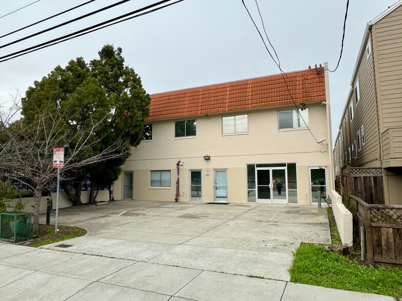 305 Old County Rd, San Carlos, CA for lease - Building Photo - Image 2 of 3