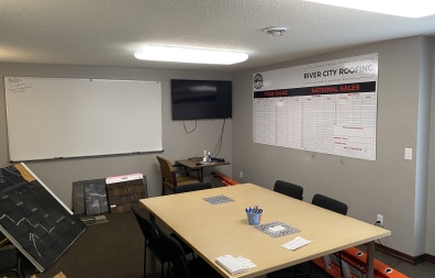 1800 S Alpine Ave, Sioux Falls, SD for lease - Interior Photo - Image 3 of 9