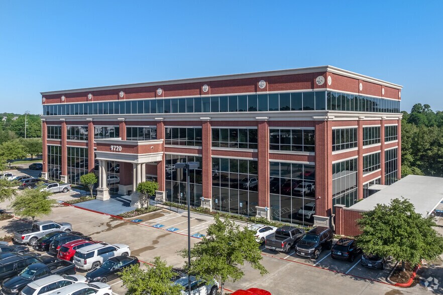 9720 Cypresswood Dr, Houston, TX for lease - Primary Photo - Image 1 of 7