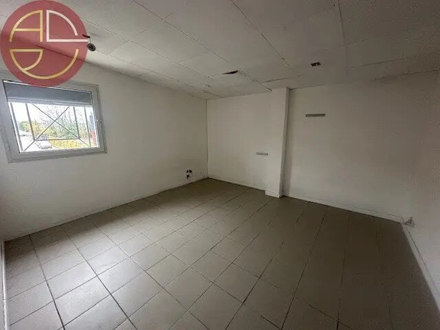 Retail in Launaguet for sale - Interior Photo - Image 3 of 8