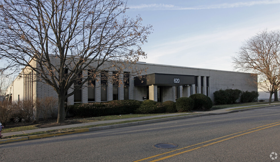 620 Gotham Pky, Carlstadt, NJ for lease - Building Photo - Image 1 of 6