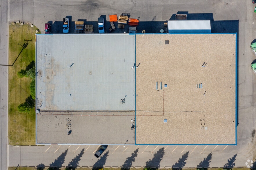 5608 Burbank Cres SE, Calgary, AB for lease - Aerial - Image 3 of 6