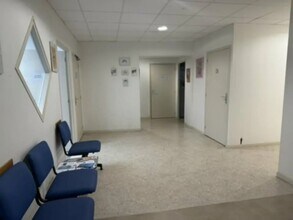 Office in Beauvais for lease Interior Photo- Image 2 of 5