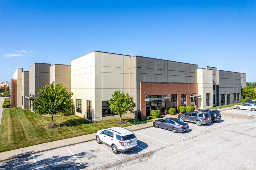 2810-2850 NE Independence Ave, Lee's Summit, MO for lease - Building Photo - Image 3 of 4
