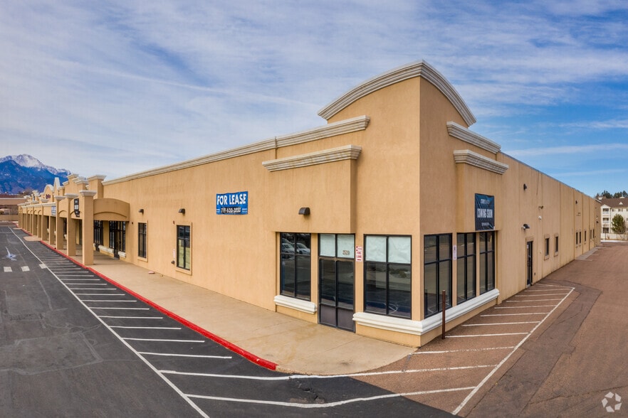 2508-2520 Airport Rd, Colorado Springs, CO for lease - Primary Photo - Image 1 of 16