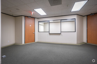 7515 S Main St, Houston, TX for lease Interior Photo- Image 1 of 9