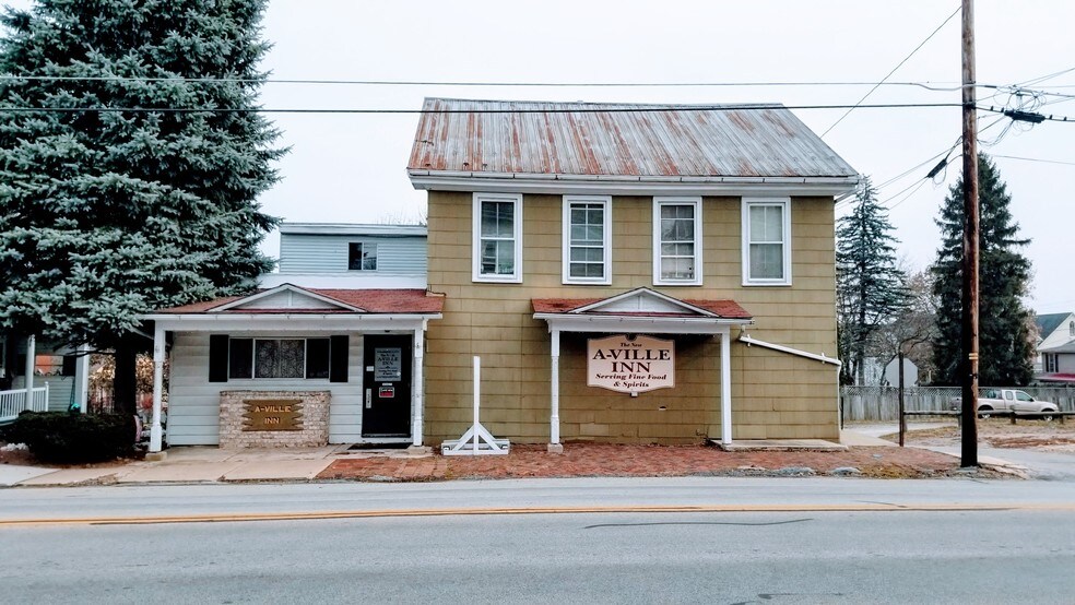 23 N High St, Biglerville, PA 17307