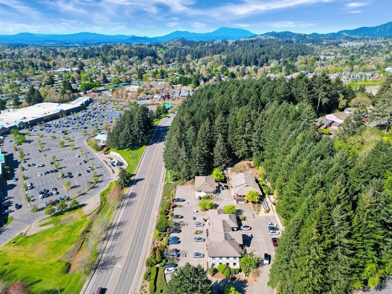 2601-2605 NW Rolling Green Dr, Corvallis, OR for lease - Building Photo - Image 2 of 11