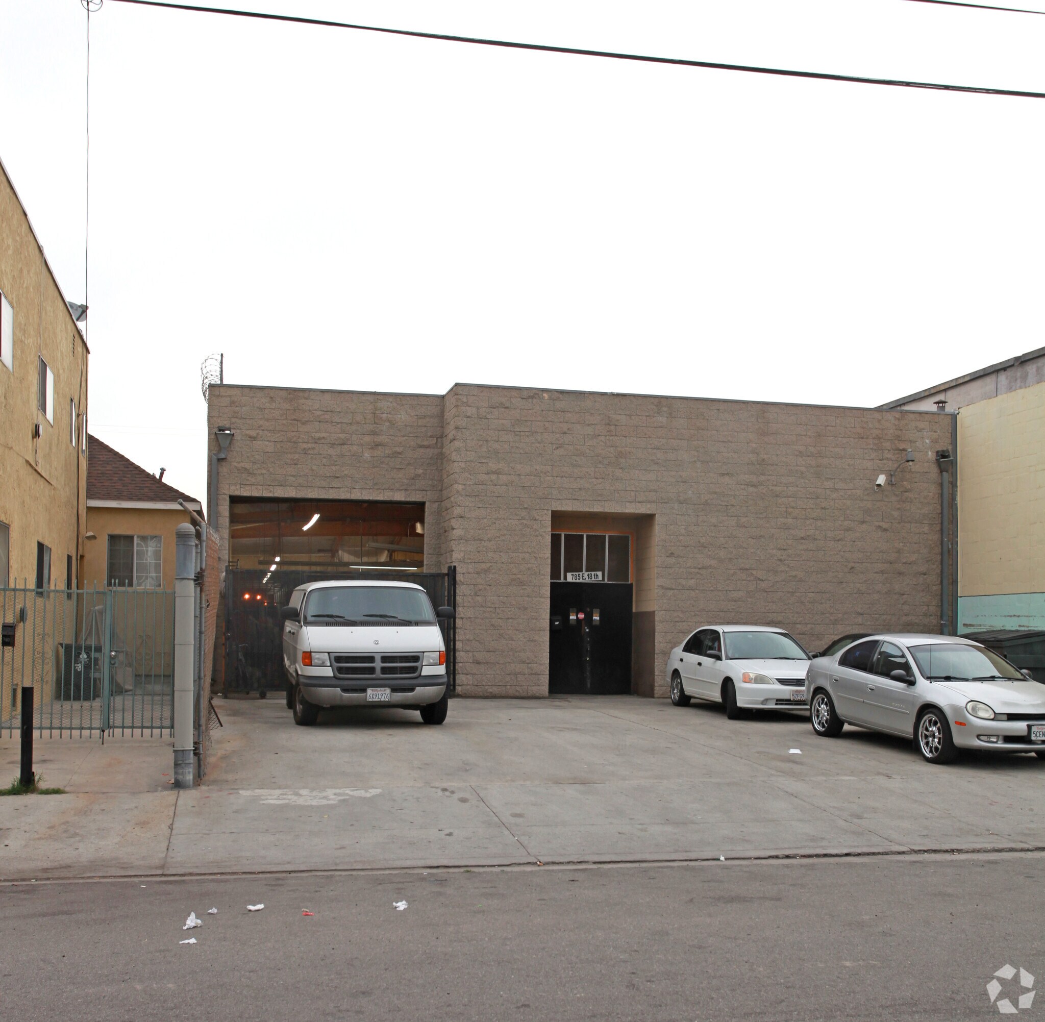 785 E 18th St, Los Angeles, CA for sale Primary Photo- Image 1 of 1