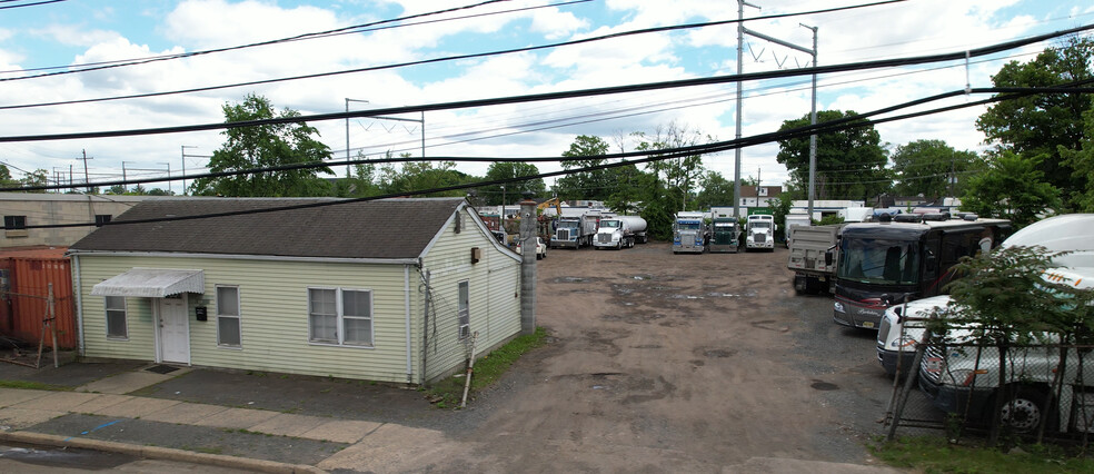 138 E 11th Ave, Roselle, NJ for lease - Building Photo - Image 3 of 5