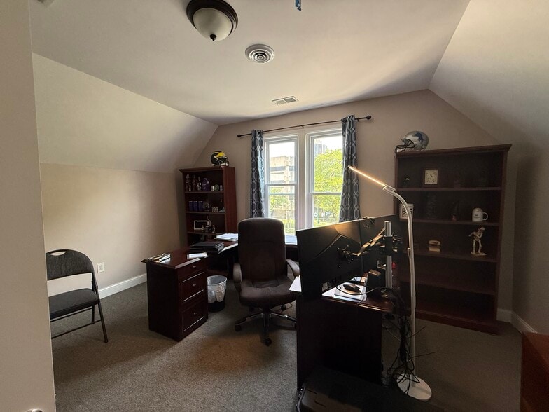 34905 E Michigan Ave, Wayne, MI for sale - Interior Photo - Image 2 of 7