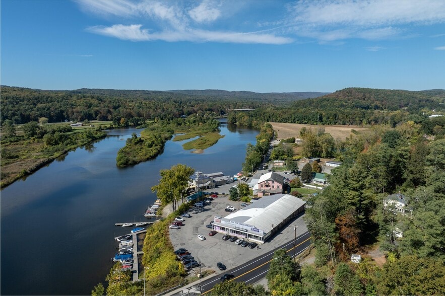Marina Waterfront MXD Mixed Use Complex portfolio of 3 properties for sale on LoopNet.com - Aerial - Image 3 of 49