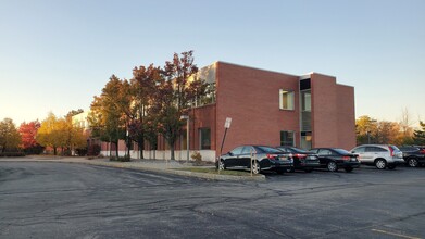 125 Indigo Creek Dr, Rochester, NY for lease Building Photo- Image 2 of 3