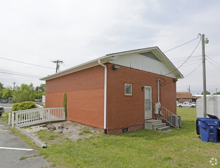 112 W Main St, Marshville, NC for lease - Building Photo - Image 3 of 4