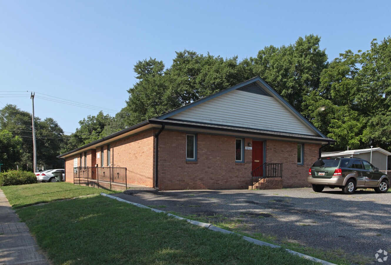 344 E 3rd Ave, Gastonia, NC 28054