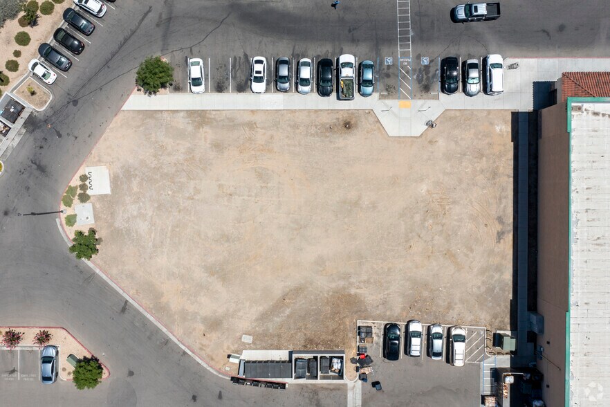 Clinton Ave, Fresno, CA for sale - Primary Photo - Image 1 of 1