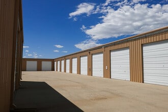 4075 Camelot Cir, Longmont, CO for lease Building Photo- Image 1 of 4