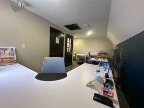 523 S 2nd St, Mankato, MN for lease Interior Photo- Image 2 of 4