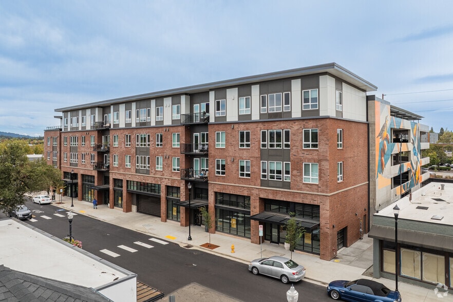 12230 SW Broadway St, Beaverton, OR for lease - Primary Photo - Image 1 of 11