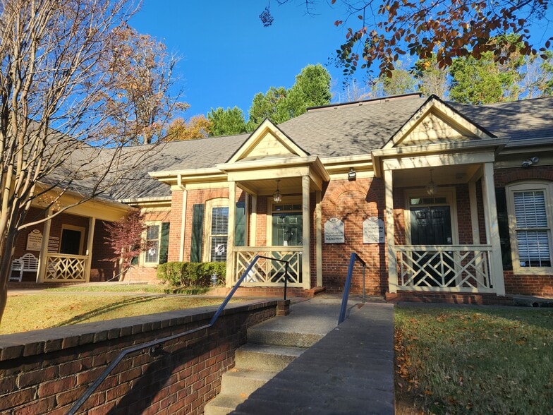 2786 N Decatur Rd, Decatur, GA for lease - Building Photo - Image 1 of 5