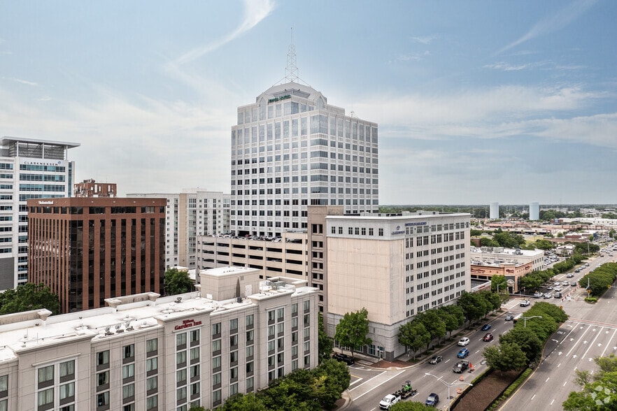 222 Central Park Ave, Virginia Beach, VA for lease - Building Photo - Image 3 of 8