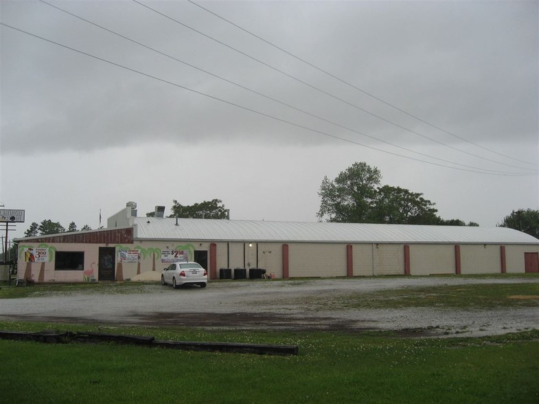 900 E Washington St, Blandinsville, IL for sale - Building Photo - Image 1 of 1