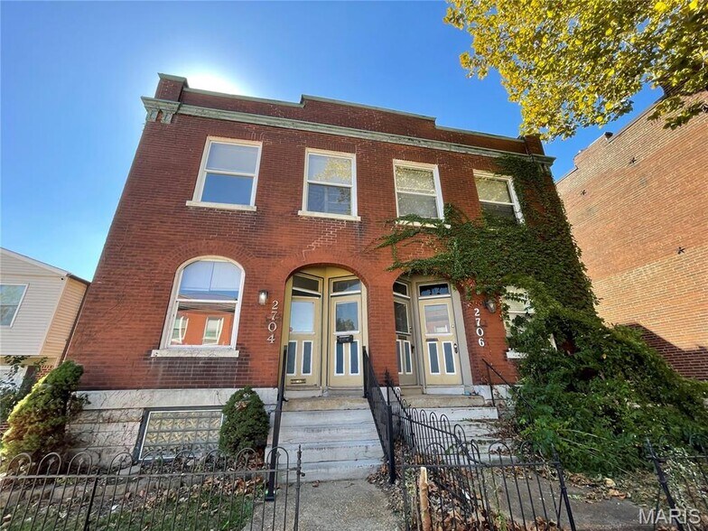 2704 Arsenal St, Saint Louis, MO for sale - Primary Photo - Image 1 of 59