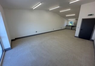 La Route Du Braye, Guernsey for lease Interior Photo- Image 2 of 5