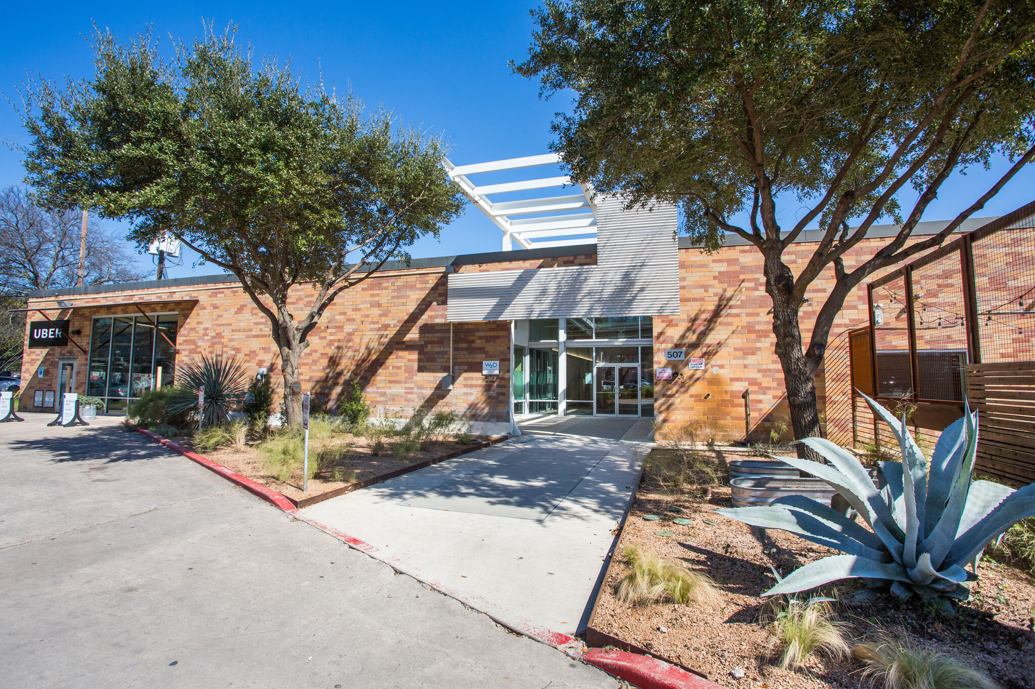 507 E Calles St, Austin, TX for lease Building Photo- Image 1 of 5