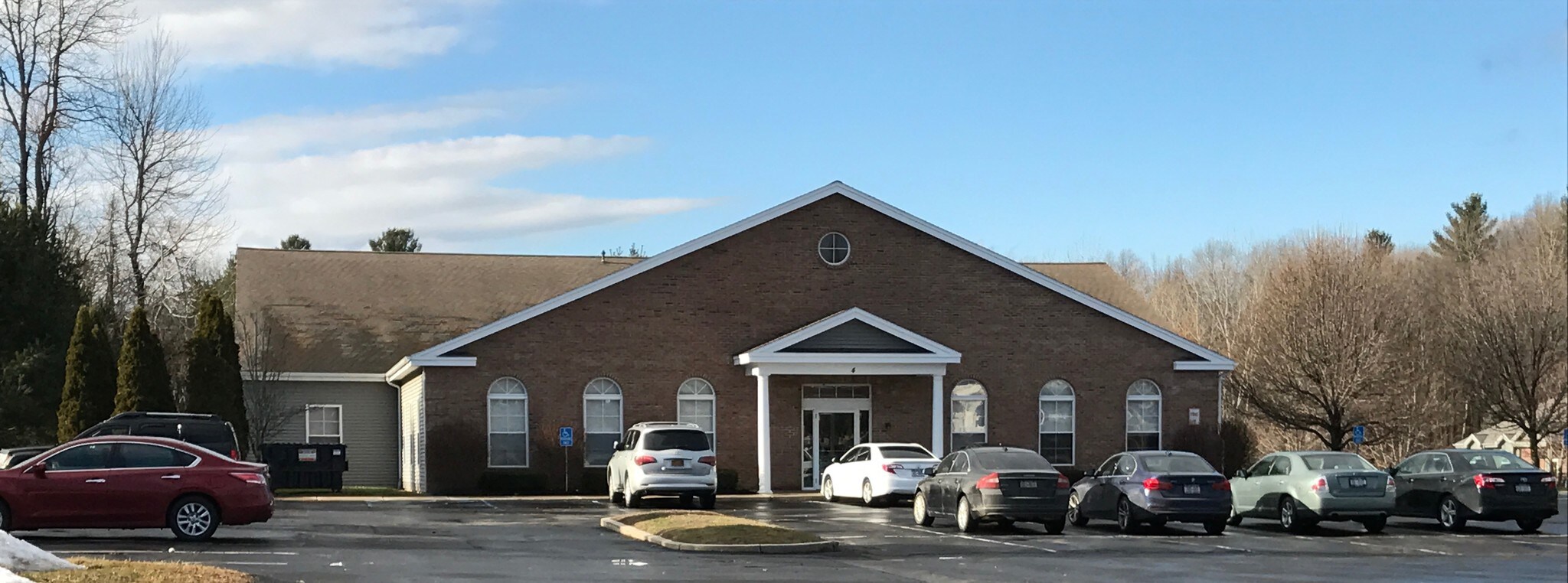 4 Halfmoon Executive Park Dr, Clifton Park, NY for sale Building Photo- Image 1 of 1