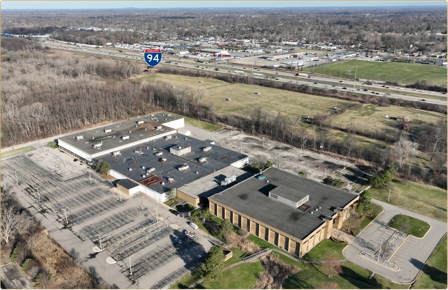 6400 Monroe Blvd, Taylor, MI for sale Primary Photo- Image 1 of 1