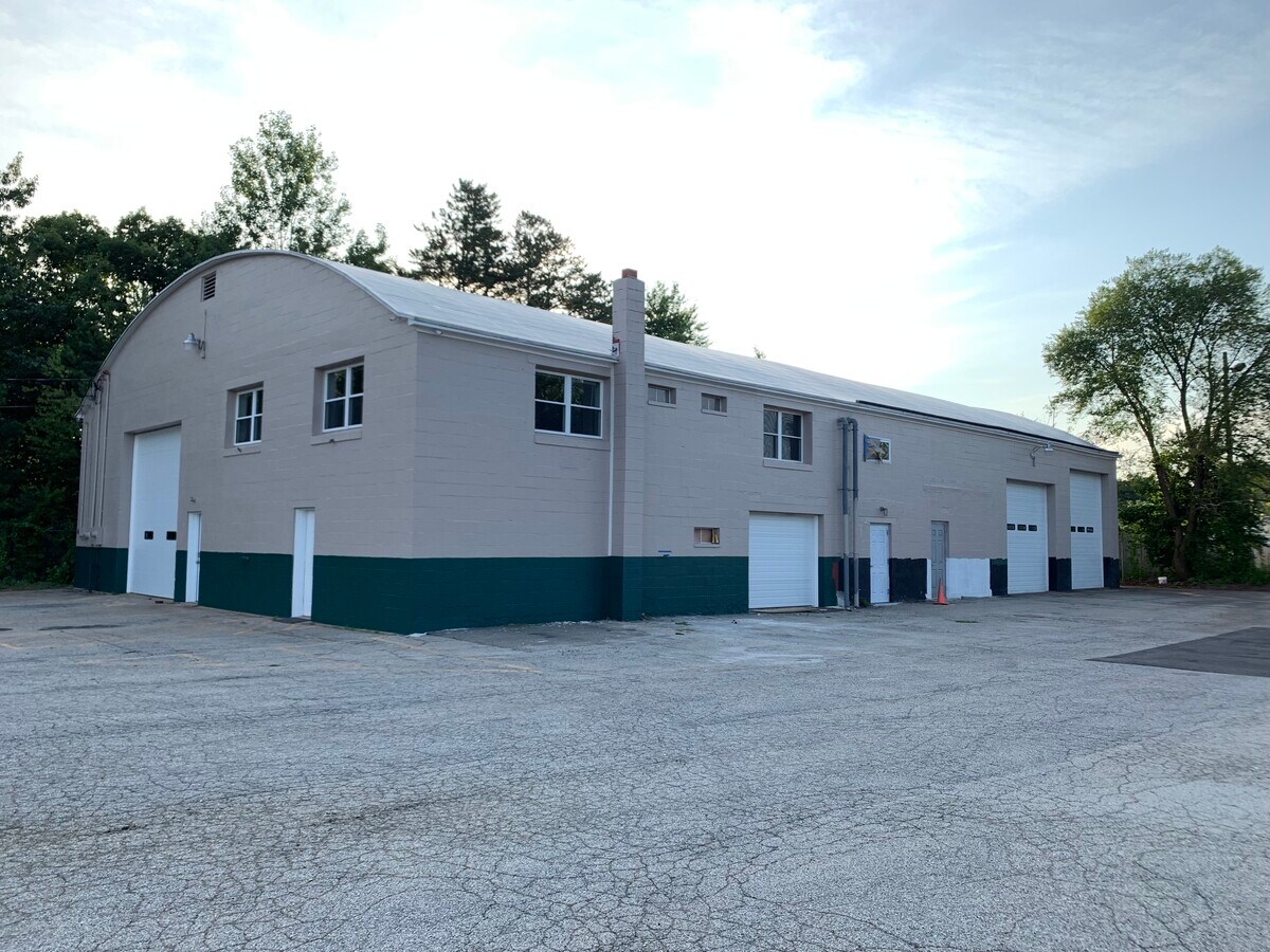 29 Pembroke Rd, Concord, NH 03301