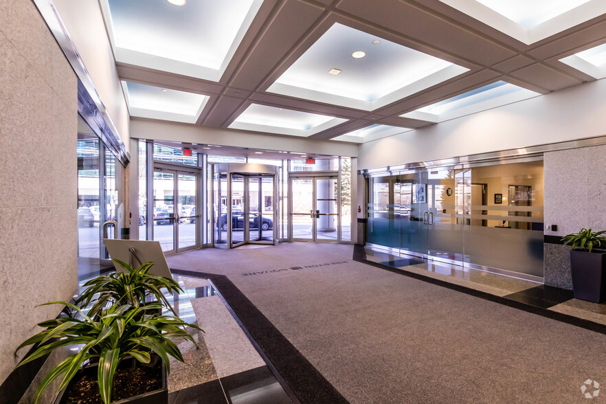 343 Preston St, Ottawa, ON for lease - Lobby - Image 3 of 6