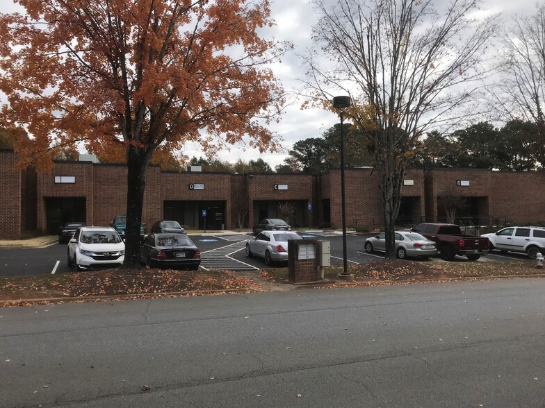 1899 Parker Ct, Stone Mountain, GA for lease - Building Photo - Image 1 of 7