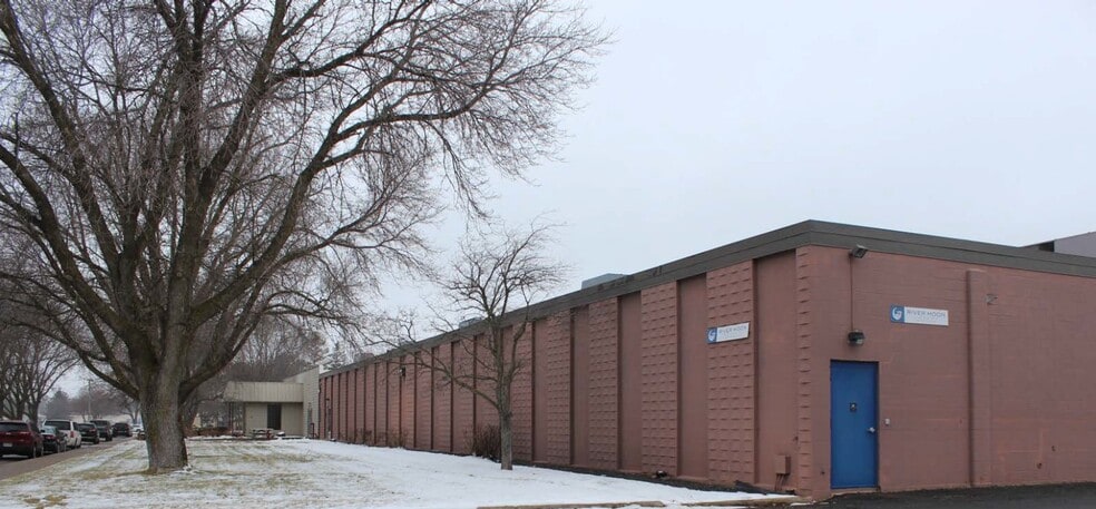 265 Mound View Rd, River Falls, WI for sale - Building Photo - Image 1 of 1