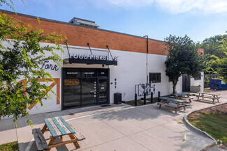 More details for 921 W Commerce St, Dallas, TX - Retail for Lease