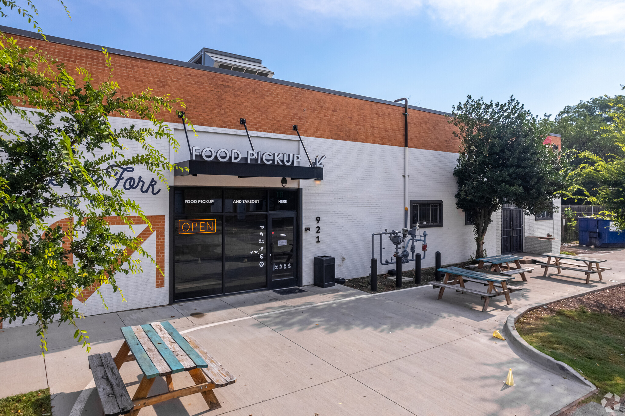 921 W Commerce St, Dallas, TX for lease Building Photo- Image 1 of 20