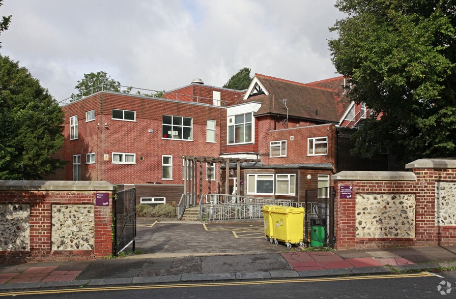 138 Dyke Rd, Brighton for sale - Primary Photo - Image 1 of 1