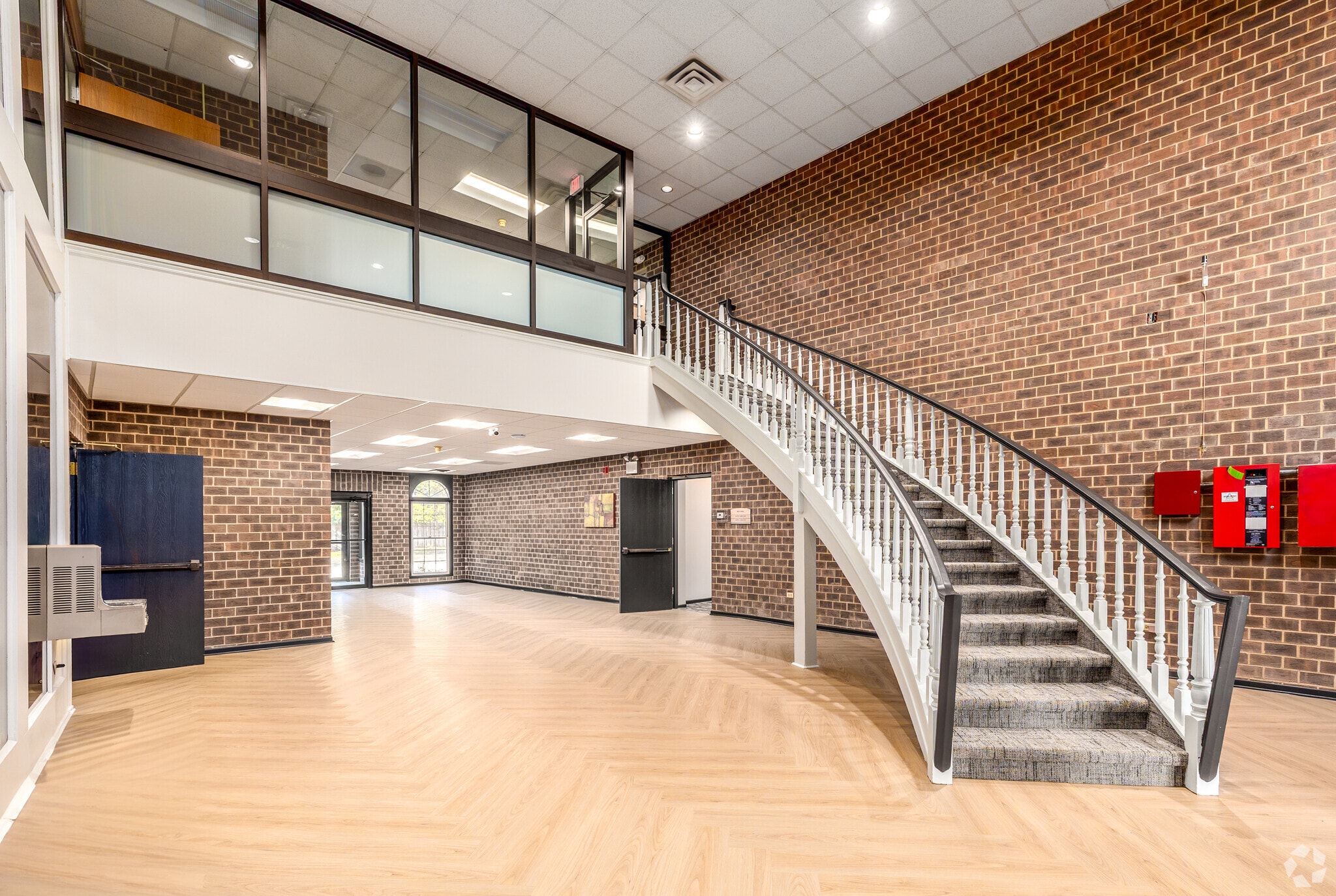 825 E Golf Rd, Arlington Heights, IL for sale Interior Photo- Image 1 of 21