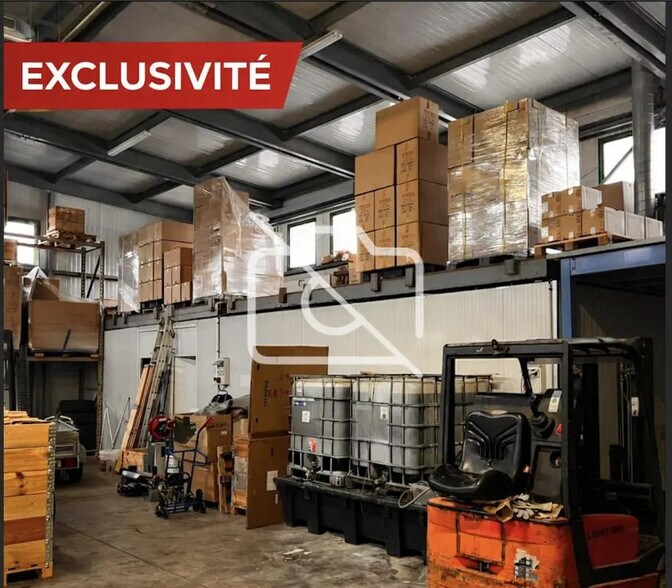 Industrial in Grigny for sale - Interior Photo - Image 1 of 5