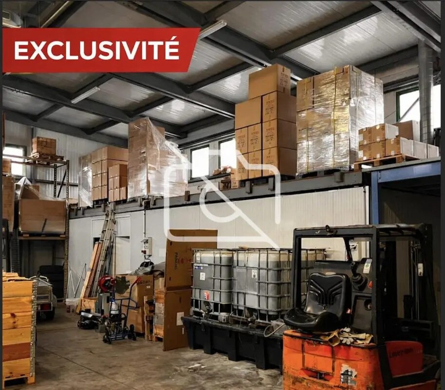 Industrial in Grigny for sale Primary Photo- Image 1 of 6